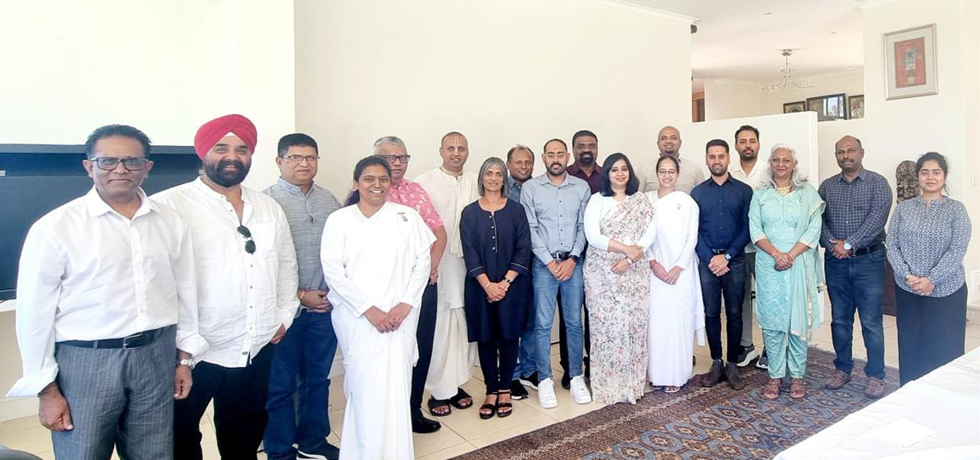 Consul General holds interaction with representatives of Indian associations from the Western Cape region.